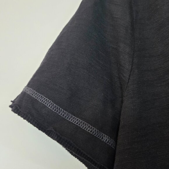 Guess Men's Black T-Shirt w/ Camouflage Pocket, Size L - Picture 3 of 5